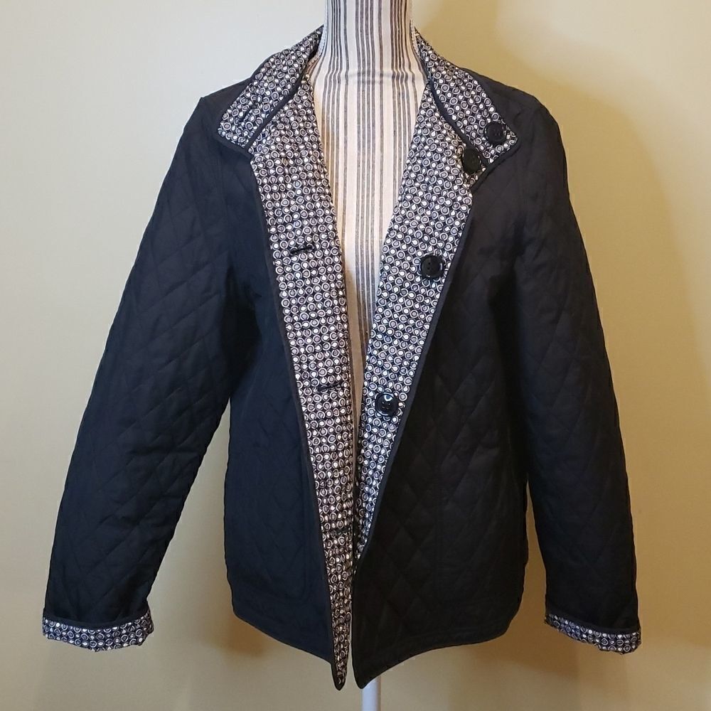 REVERSEABLE Black/white/gray coat. 